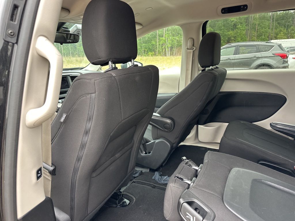2023 Brilliant Black Crystal Pearlcoat Chrysler Voyager LX FWD Van