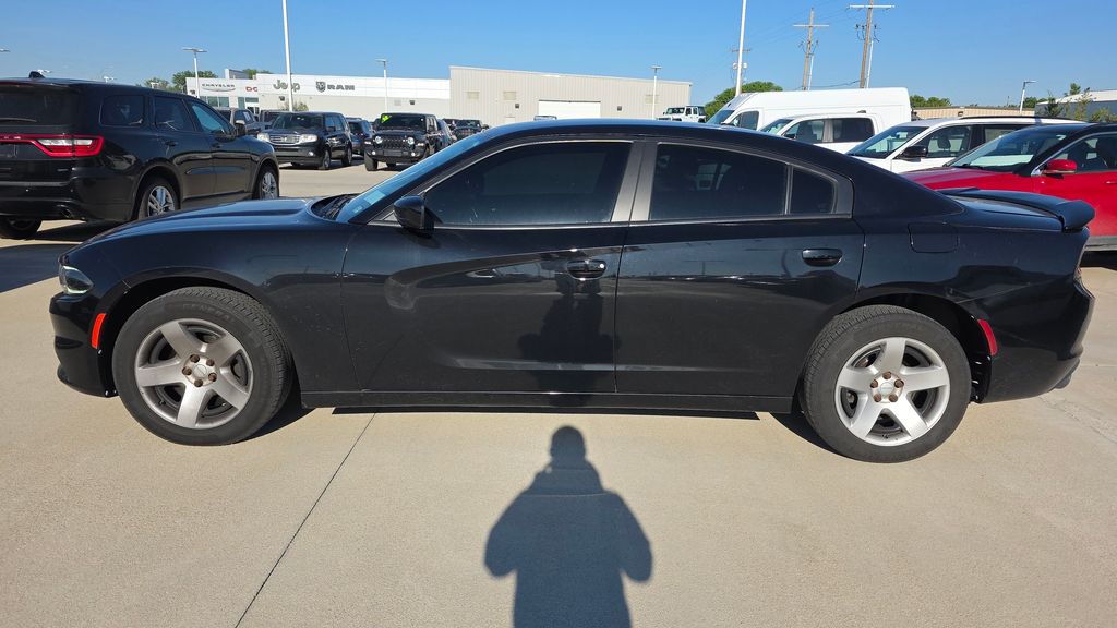 Used 2018 Dodge Charger Police with VIN 2C3CDXAG6JH282801 for sale in Kansas City