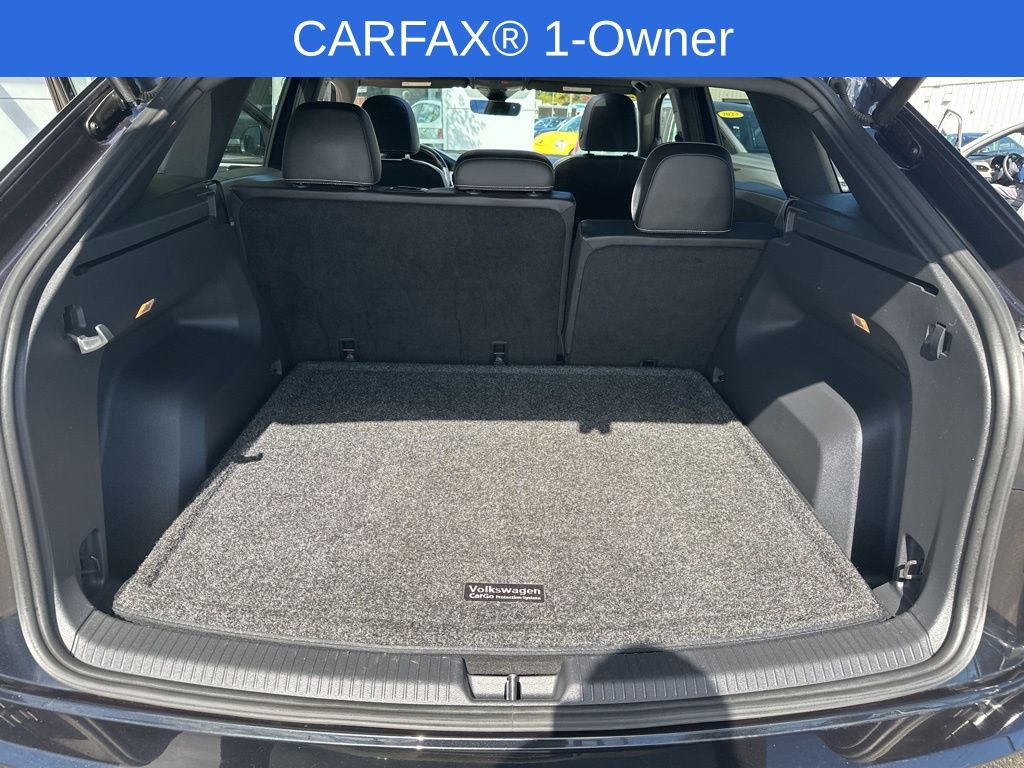2022 Volkswagen Atlas Cross Sport V6 SEL R-Line photo 24
