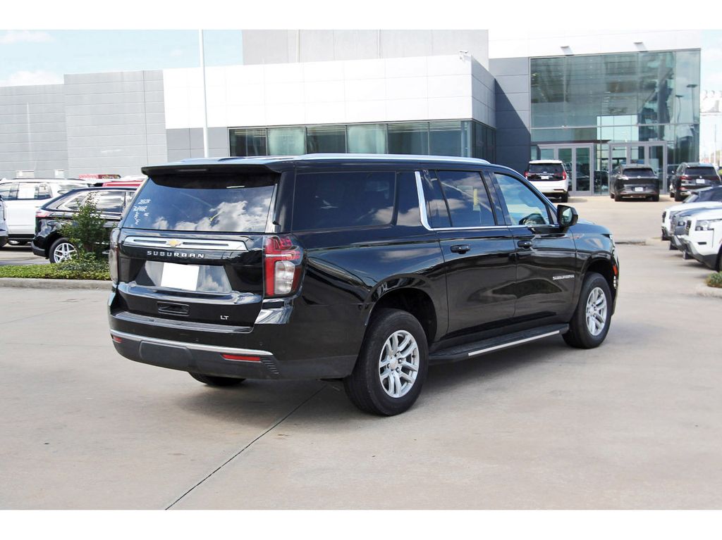 2024 Chevrolet Suburban LT - 5