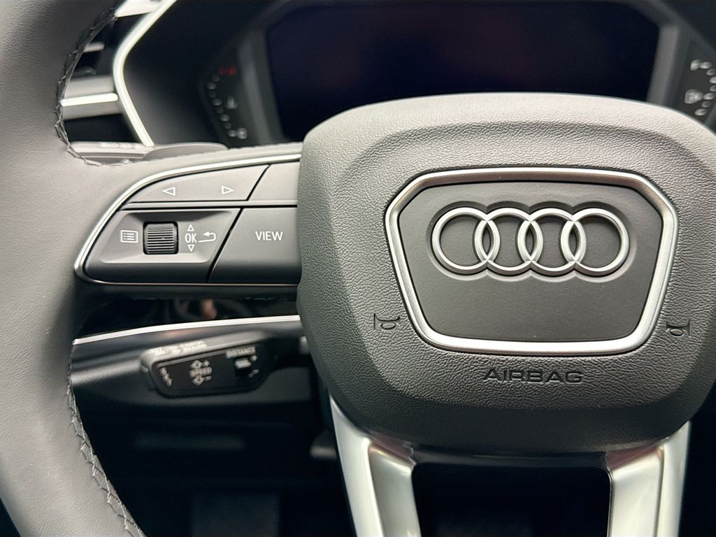 Thumbnail: 2025 Audi Q3 - 12