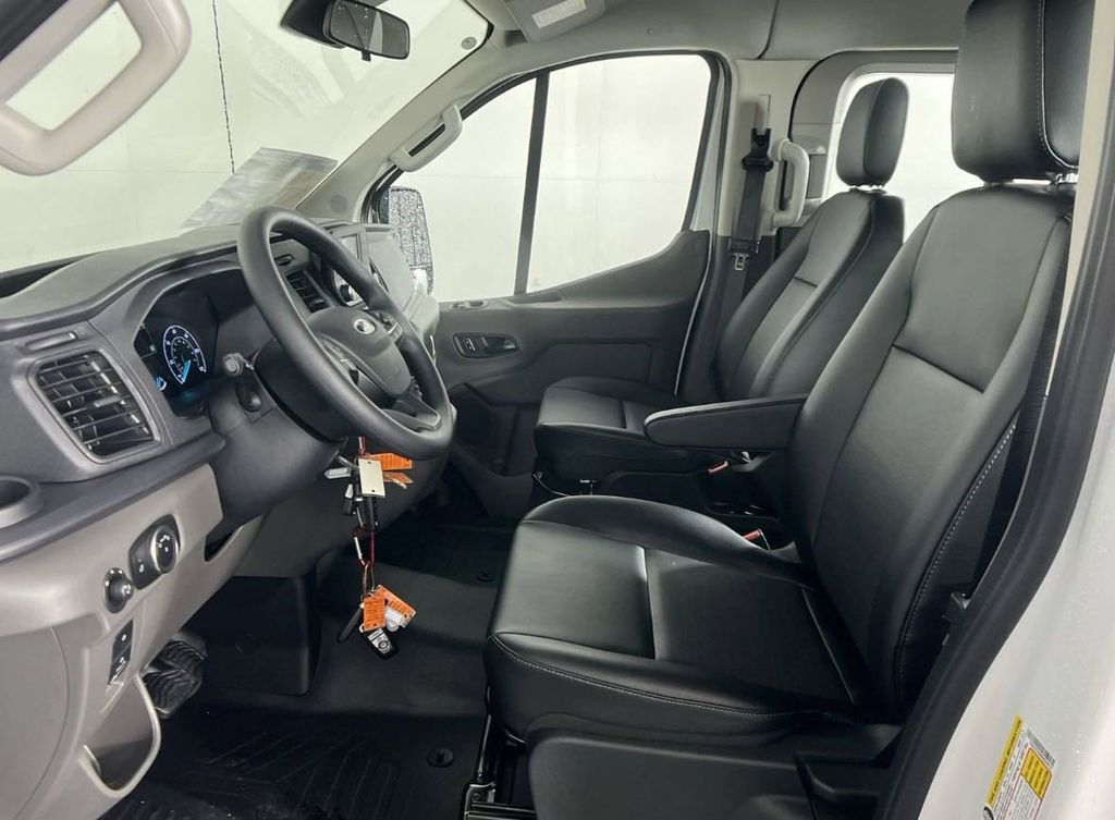 2024 Ford Transit-350 XLT 8