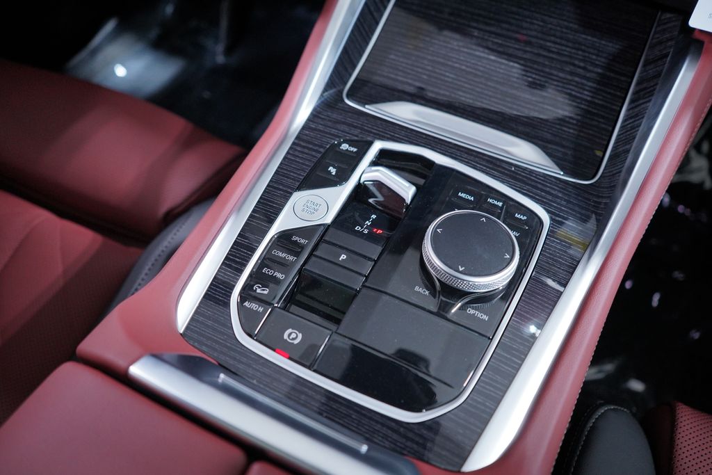 Thumbnail: 2027 BMW X6 - 12