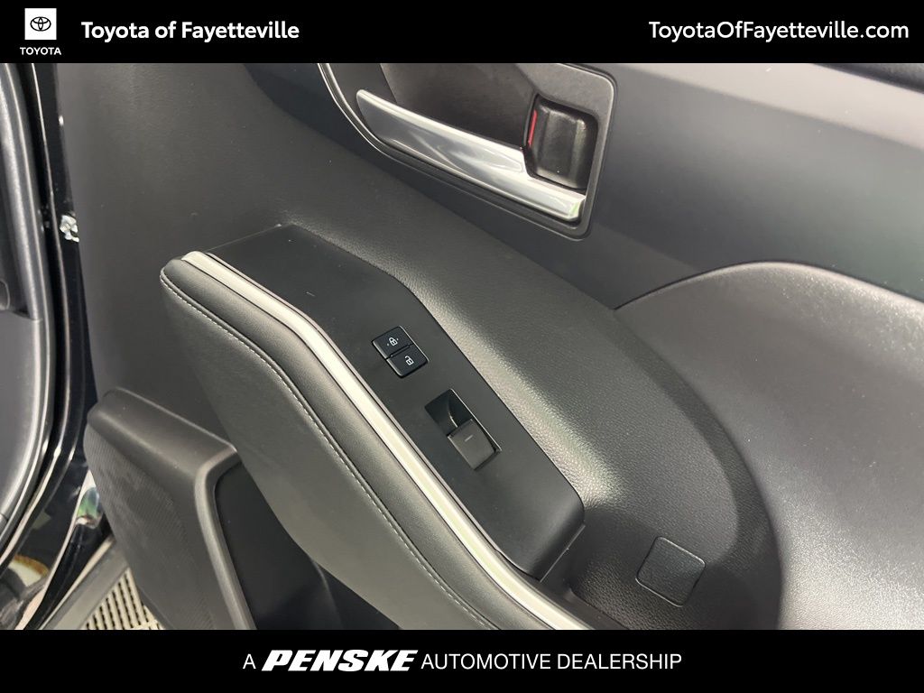 Thumbnail: 2023 Toyota Highlander - 24