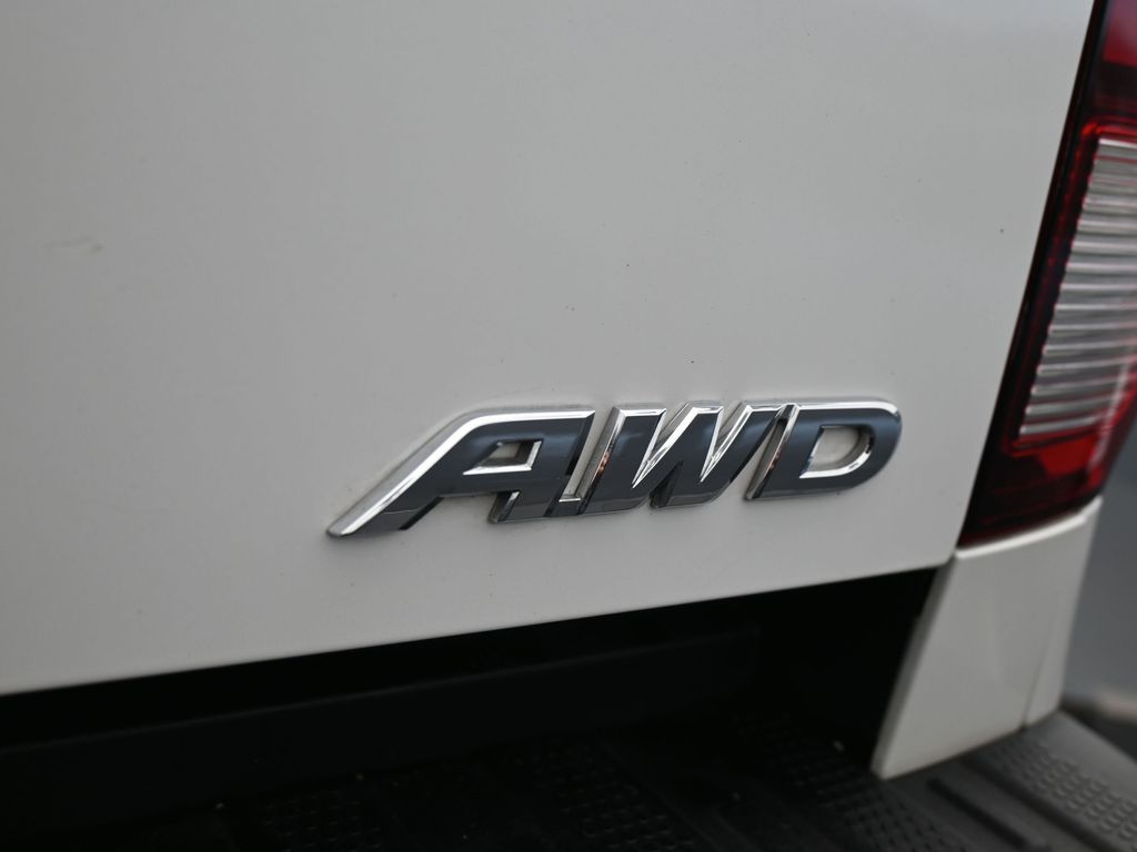 Used 2023 Platinum White Pearl Honda RTL image 41