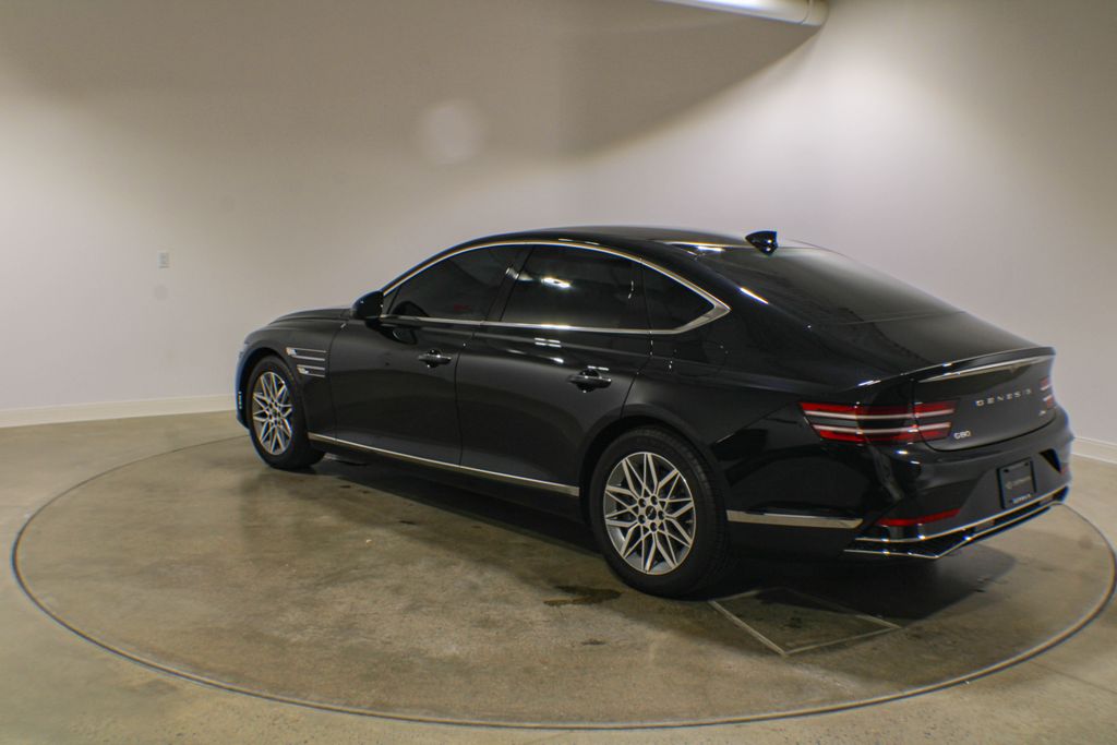Used 2025 Black Genesis 2.5T image 4
