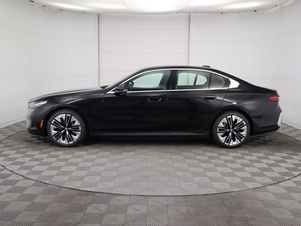 2025 BMW i5 eDrive40 8