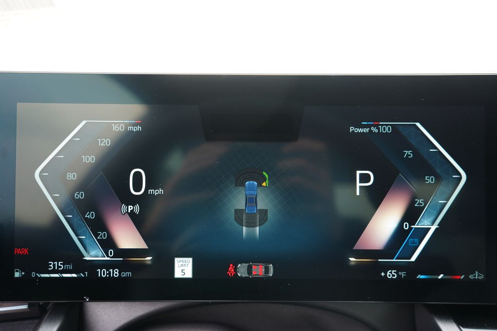 2025 BMW 5 Series 540i xDrive 17