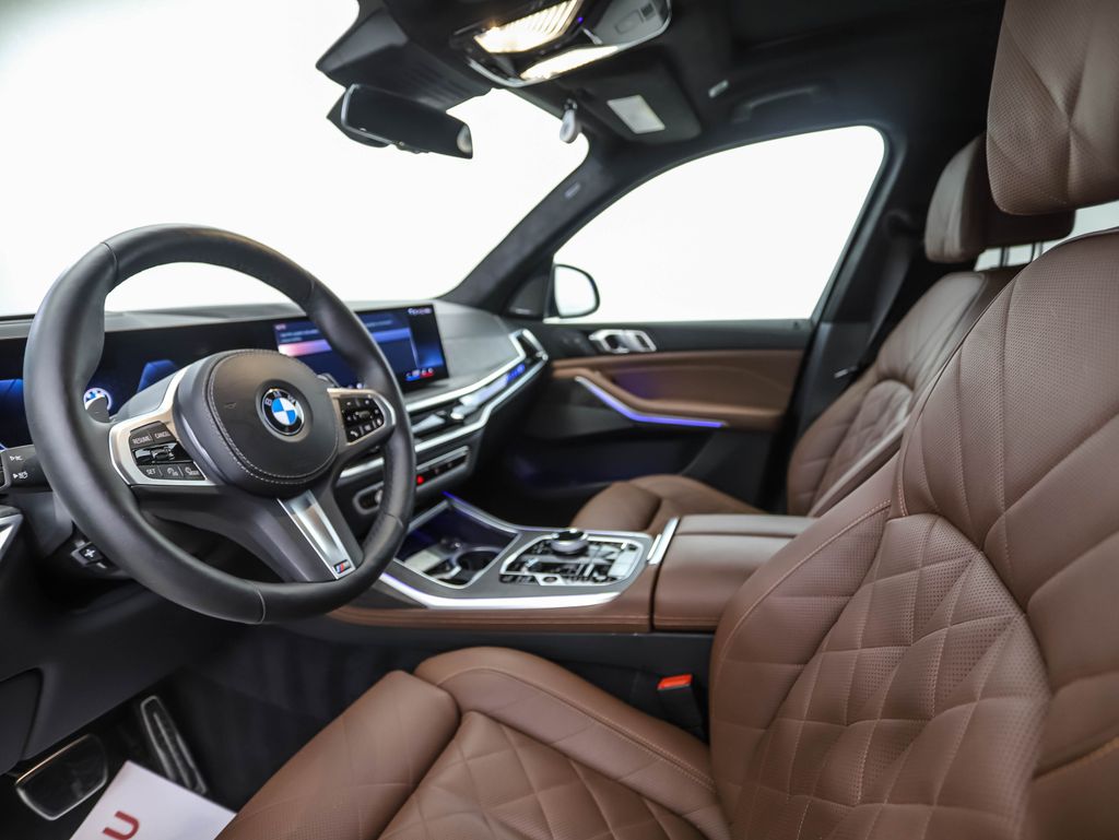 Thumbnail: 2024 BMW X7 - 10