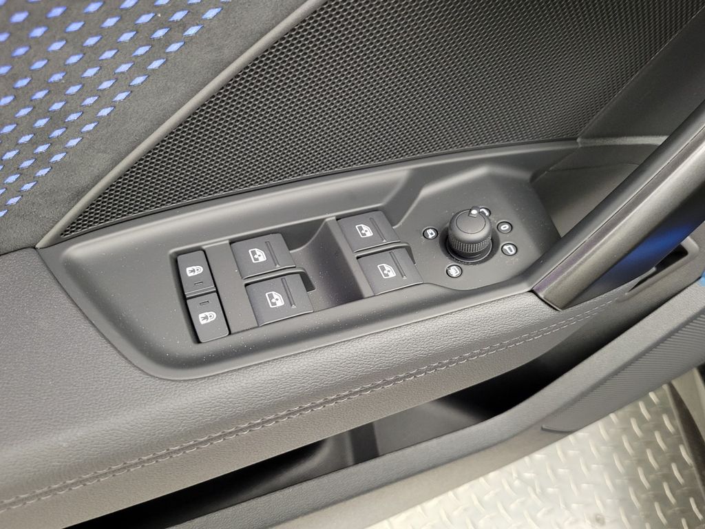 Thumbnail: 2026 Audi RS 3 - 29