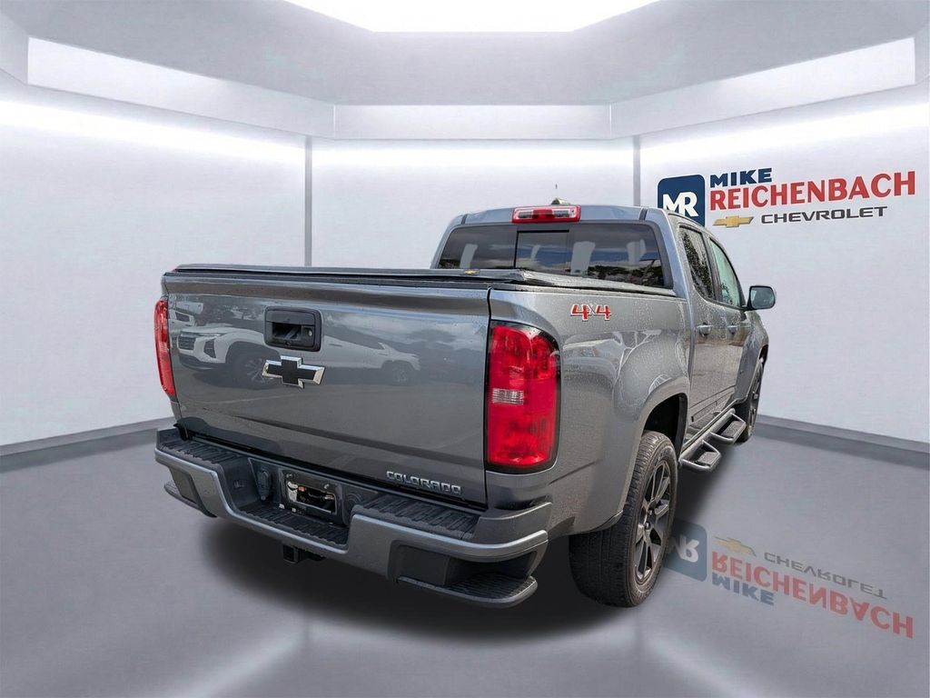 View vehicle photo 4