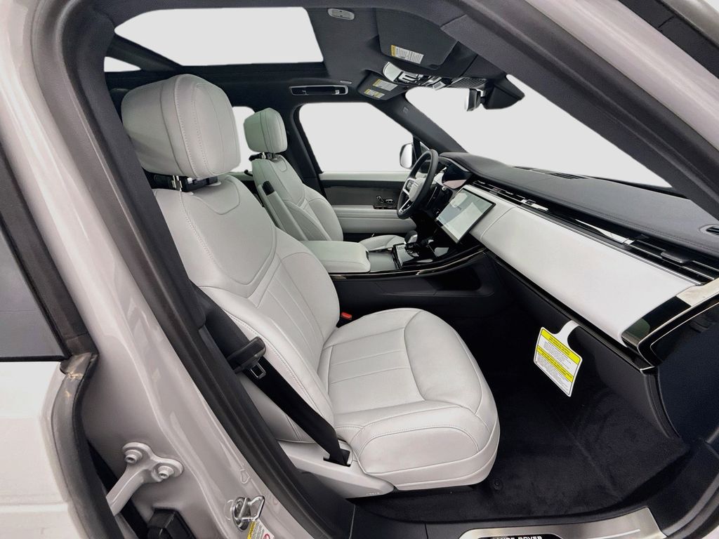 Thumbnail: 2026 Land Rover Range Rover Sport - 19