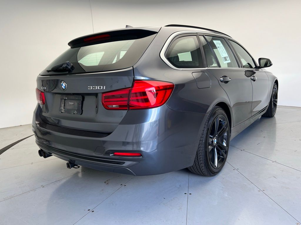 Thumbnail: 2018 BMW 3 Series - 3