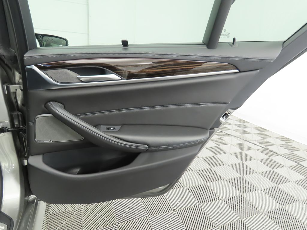 Thumbnail: 2018 BMW M5 - 26