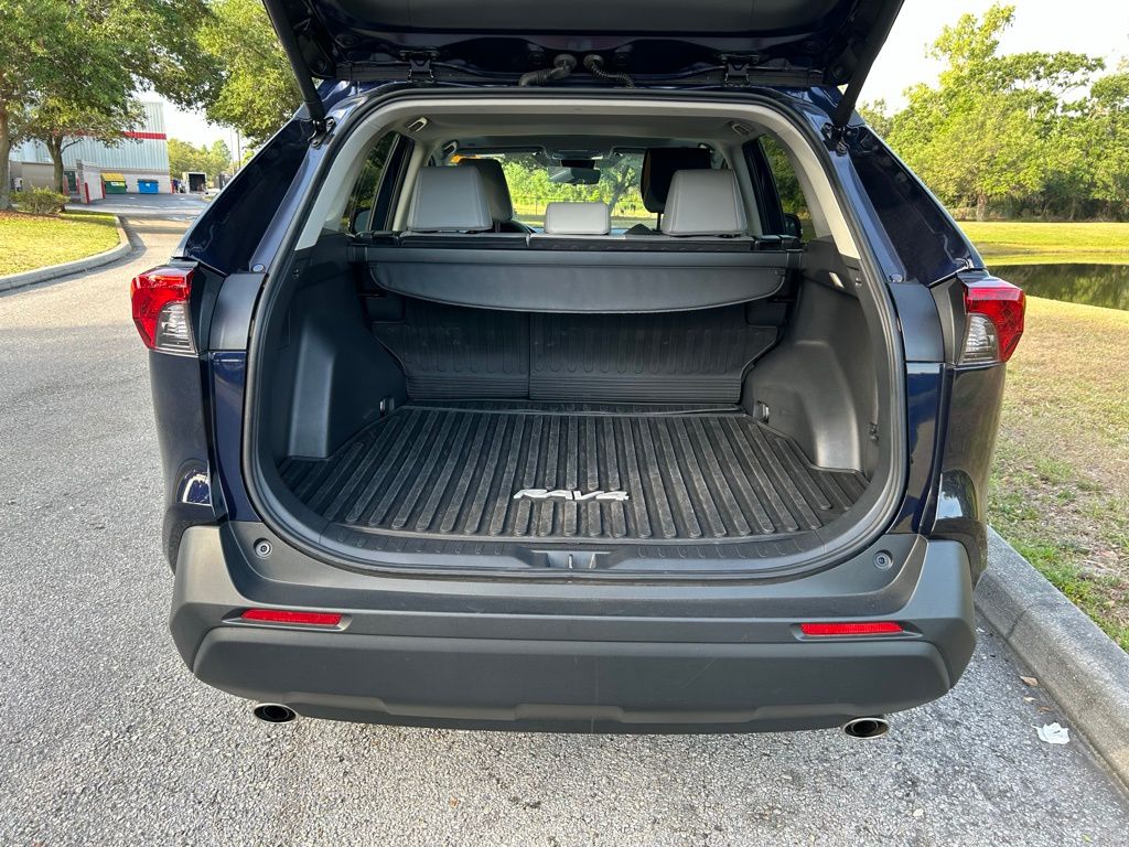 2024 Toyota RAV4 XLE Premium 10