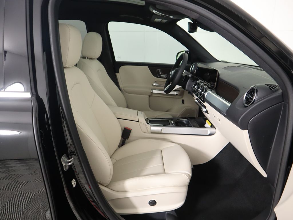 Thumbnail: 2026 Mercedes-Benz GLB - 21