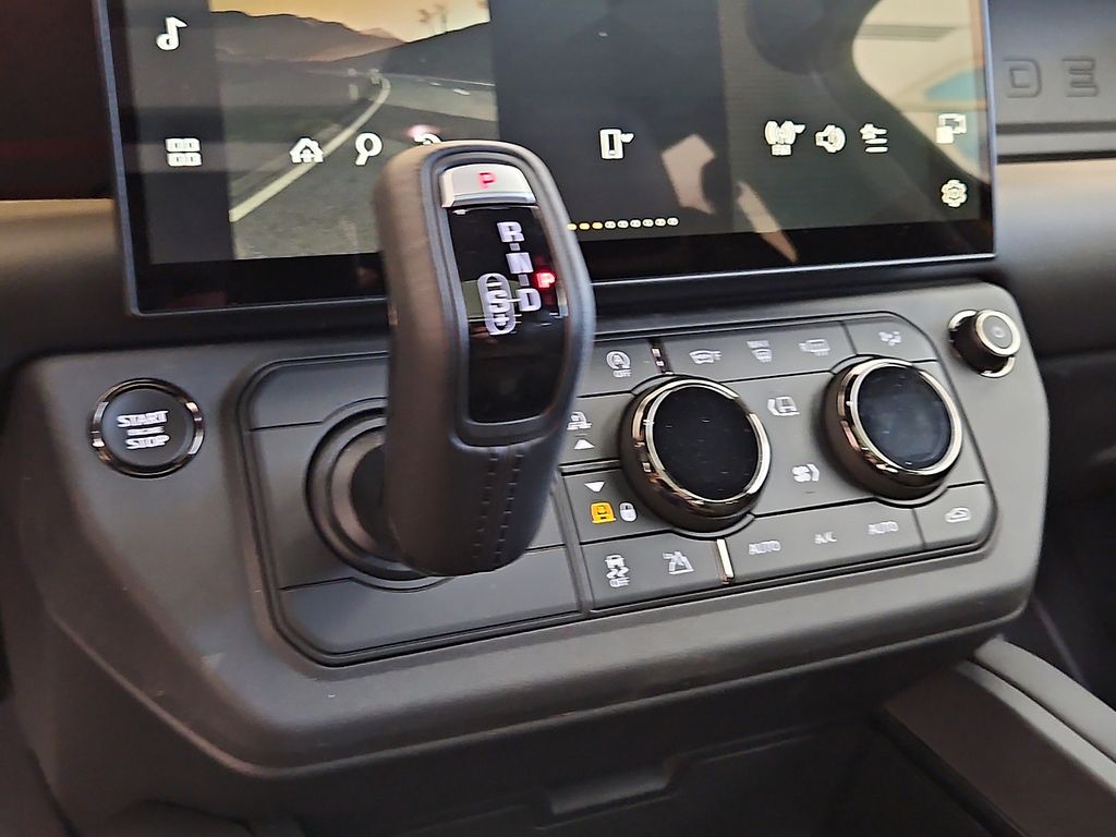 Thumbnail: 2026 Land Rover Defender - 9