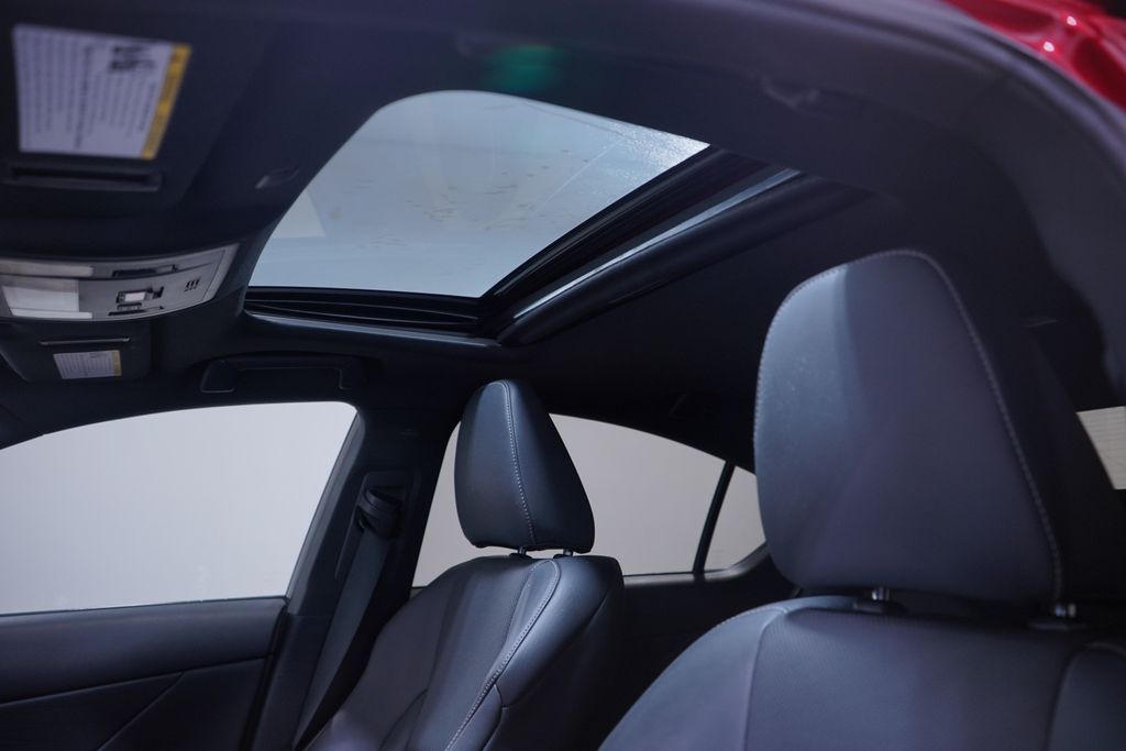 Thumbnail: 2022 Lexus IS - 8