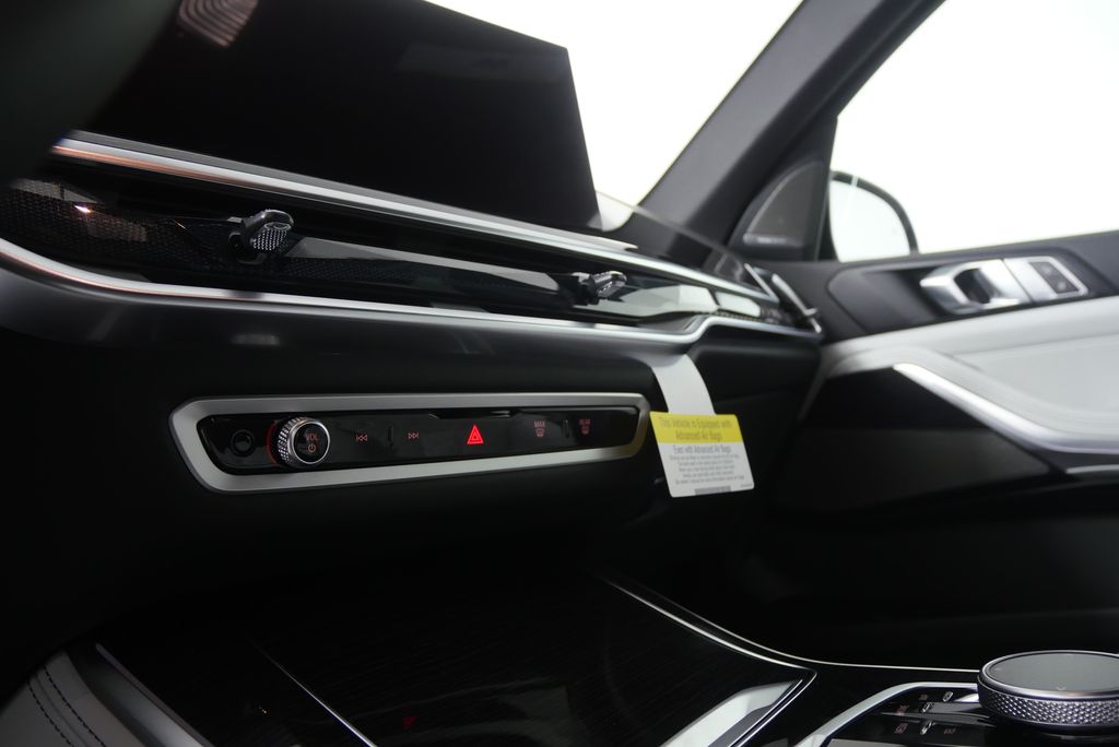 Thumbnail: 2026 BMW X5 - 19