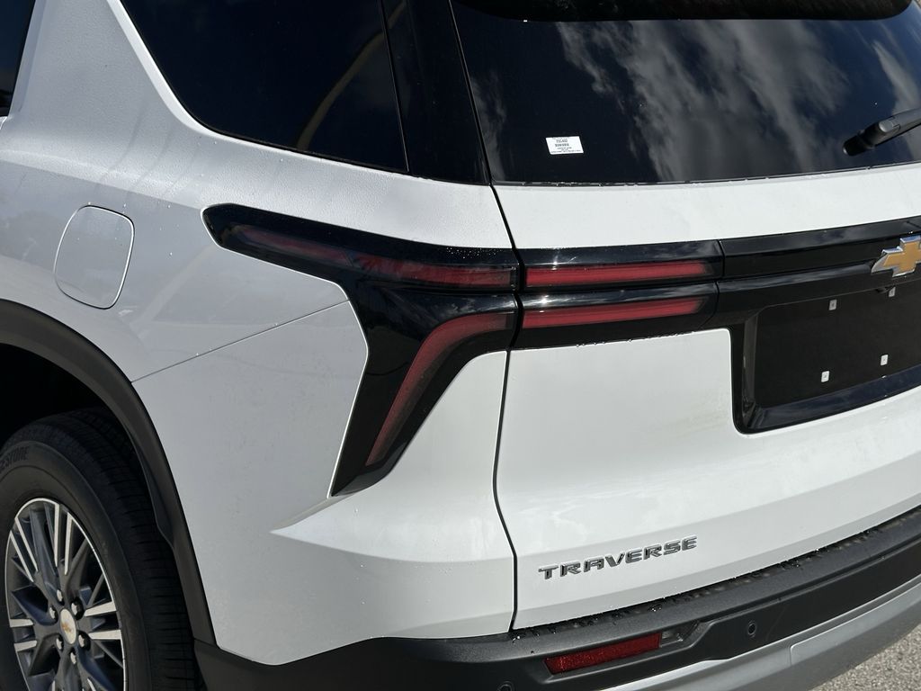 new 2026 Chevrolet Traverse car, priced at $38,595