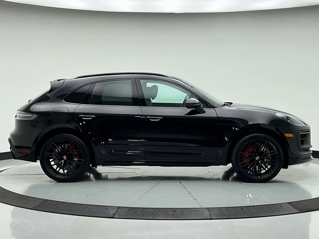 Thumbnail: 2024 Porsche Macan - 6