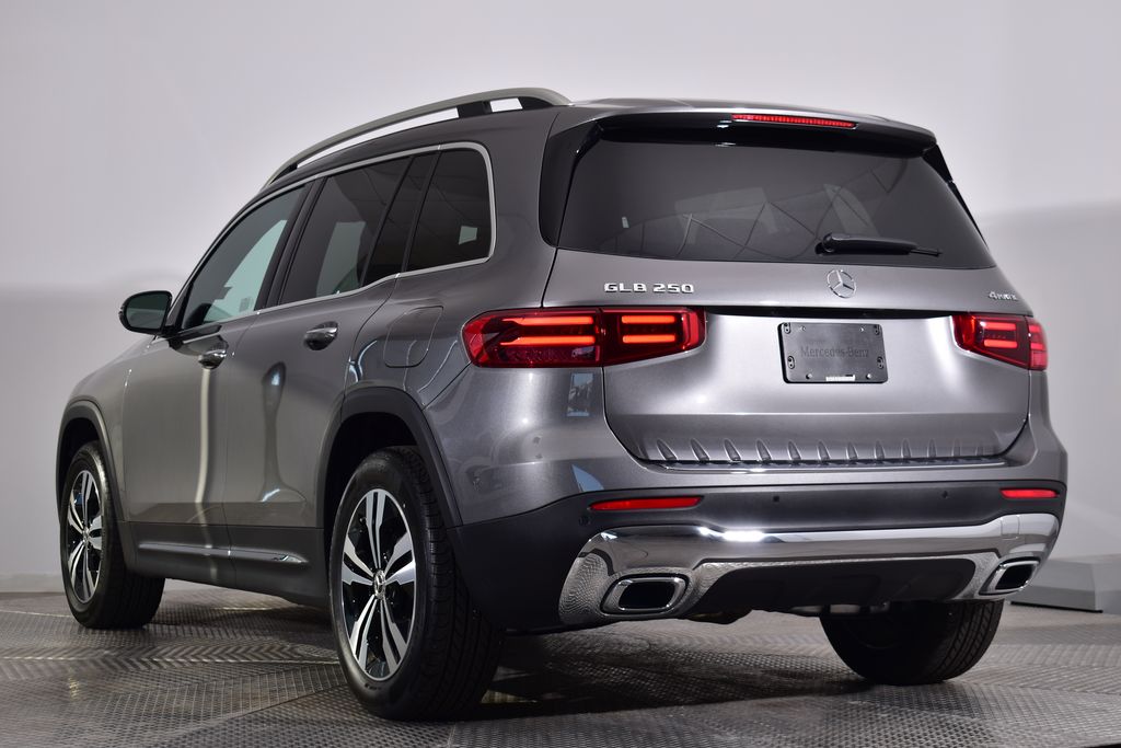 Thumbnail: 2025 Mercedes-Benz GLB - 3