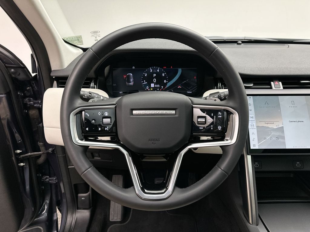 Thumbnail: 2024 Land Rover Discovery Sport - 18