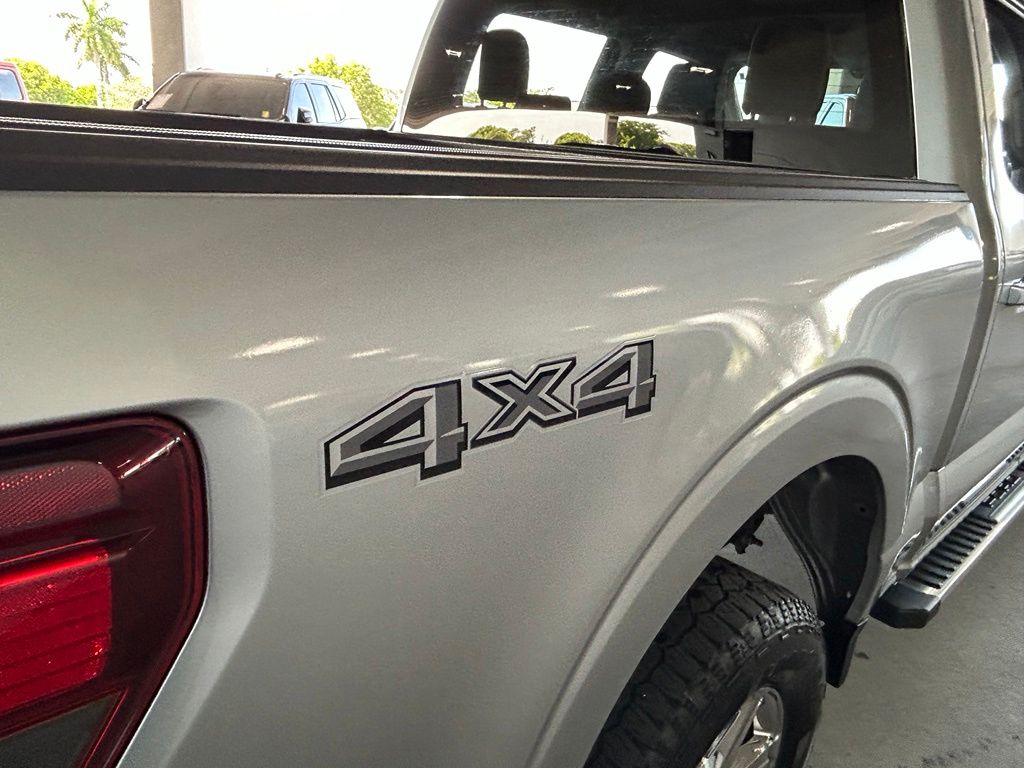 Used 2025 Silver Metallic Ford XLT image 13