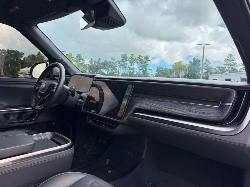 2022 Rivian R1T Adventure photo 25