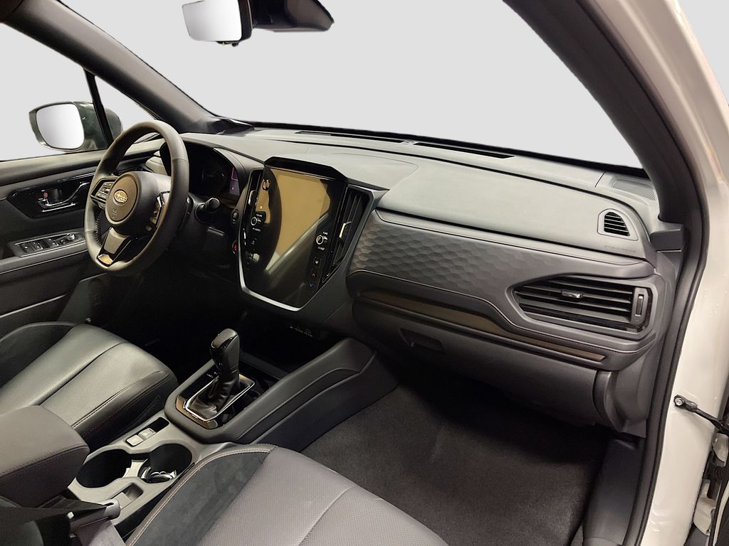 Used 2025 Crystal White Pearl Subaru Touring image 31