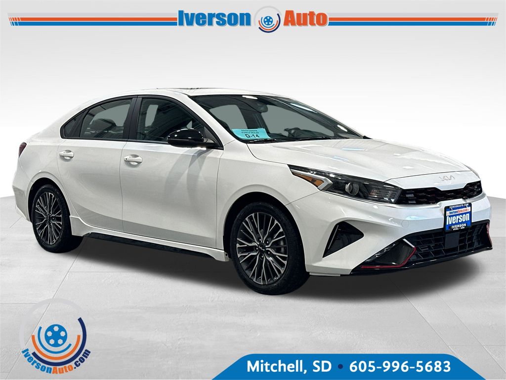 Snow White Pearl 2024 Kia Forte Sedan Front-Wheel Drive Continuously Variable Transmission