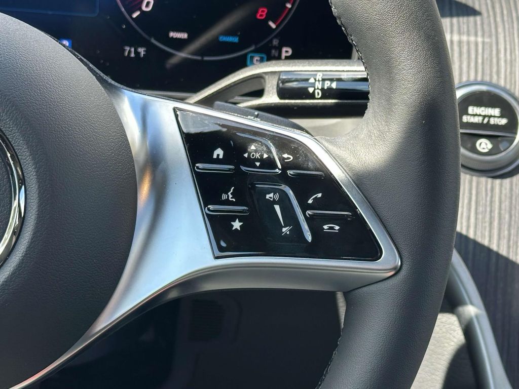 2025 Mercedes-Benz GLC 300 18