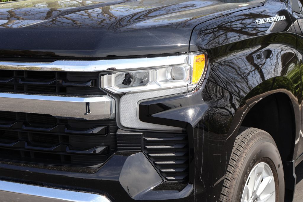 2022 Chevrolet Silverado 1500 LT 3