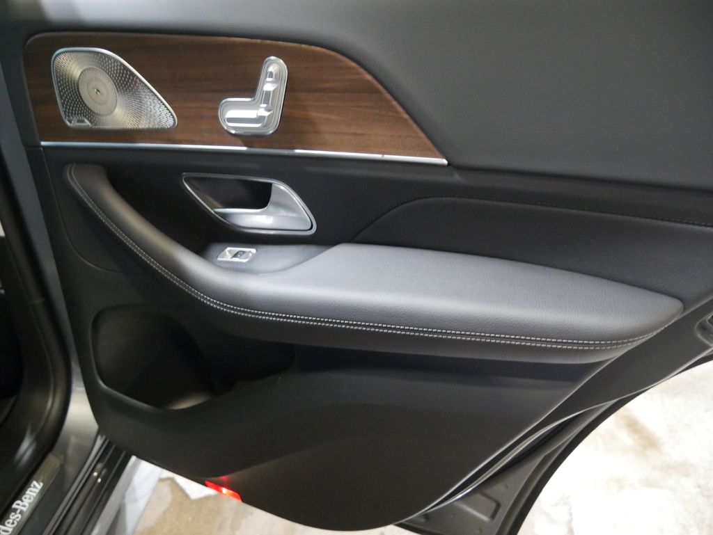 Thumbnail: 2026 Mercedes-Benz GLE - 31