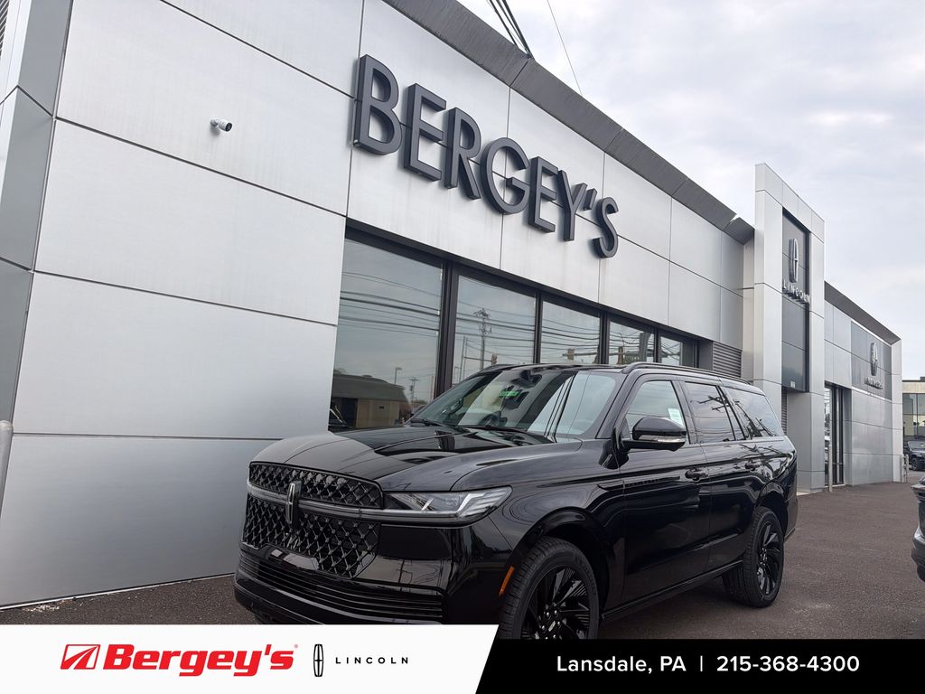 Infinite Black Metallic Clearcoat 2026 Lincoln Navigator SUV / Crossover Four-Wheel Drive Automatic