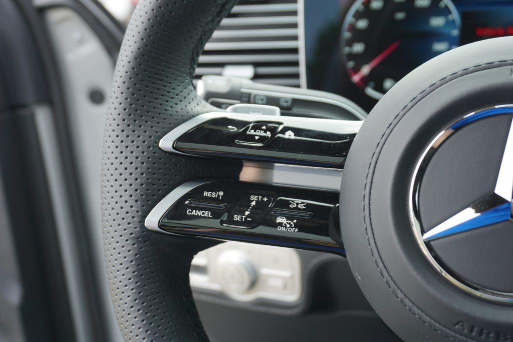 2025 Mercedes-Benz GLS 450 4MATIC 26