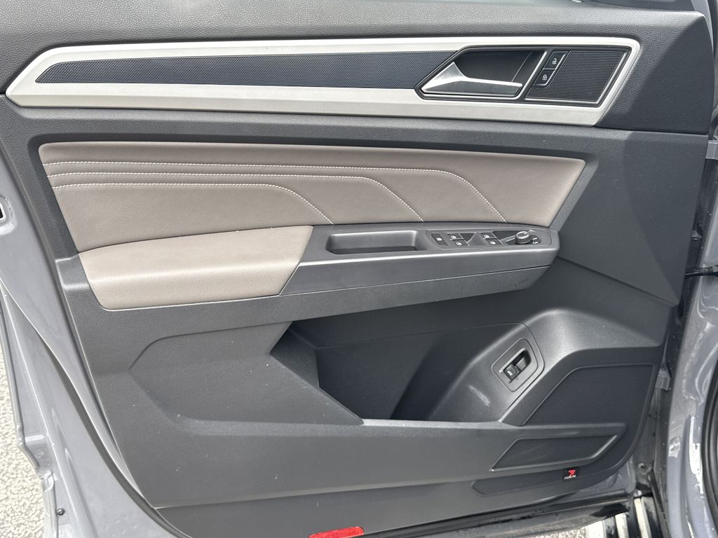 2021 Volkswagen Atlas Cross Sport 3.6L V6 SE w/Technology R-Line Gray at Community Toyota