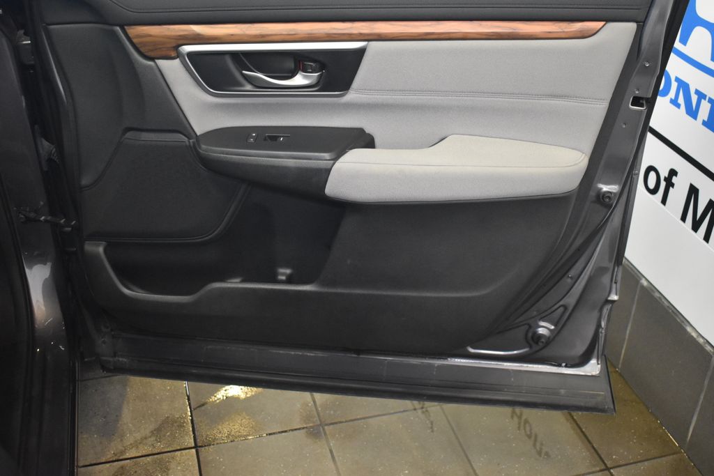 2017 Honda CR-V EX 31