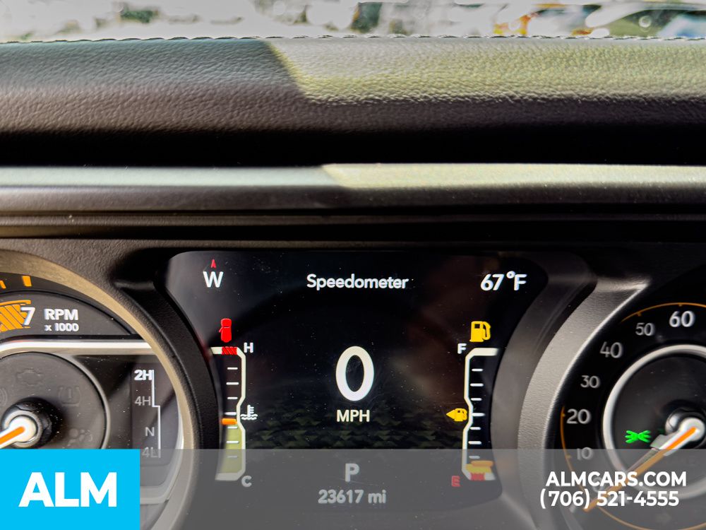 Used 2024 Silver Jeep Sahara image 31