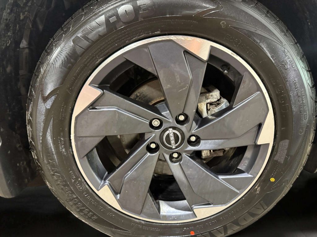 Certified Used 2024 Everest White Pearl Nissan SV image 33