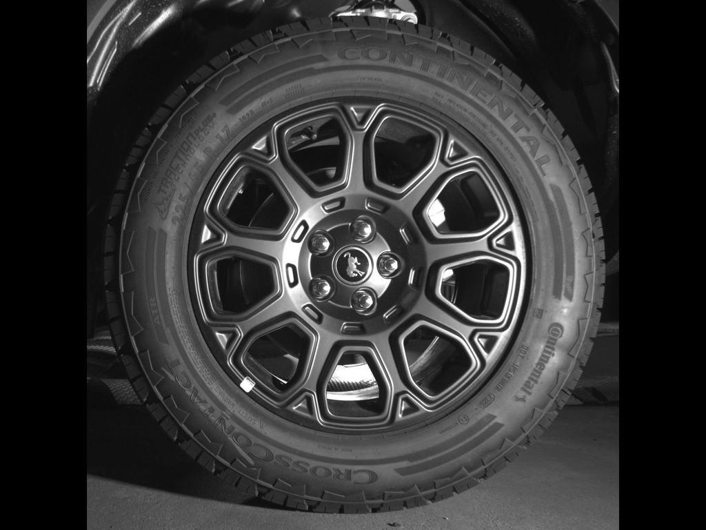 New 2026 Azure Gray Metallic Tri-Coat Ford Badlands® image 12