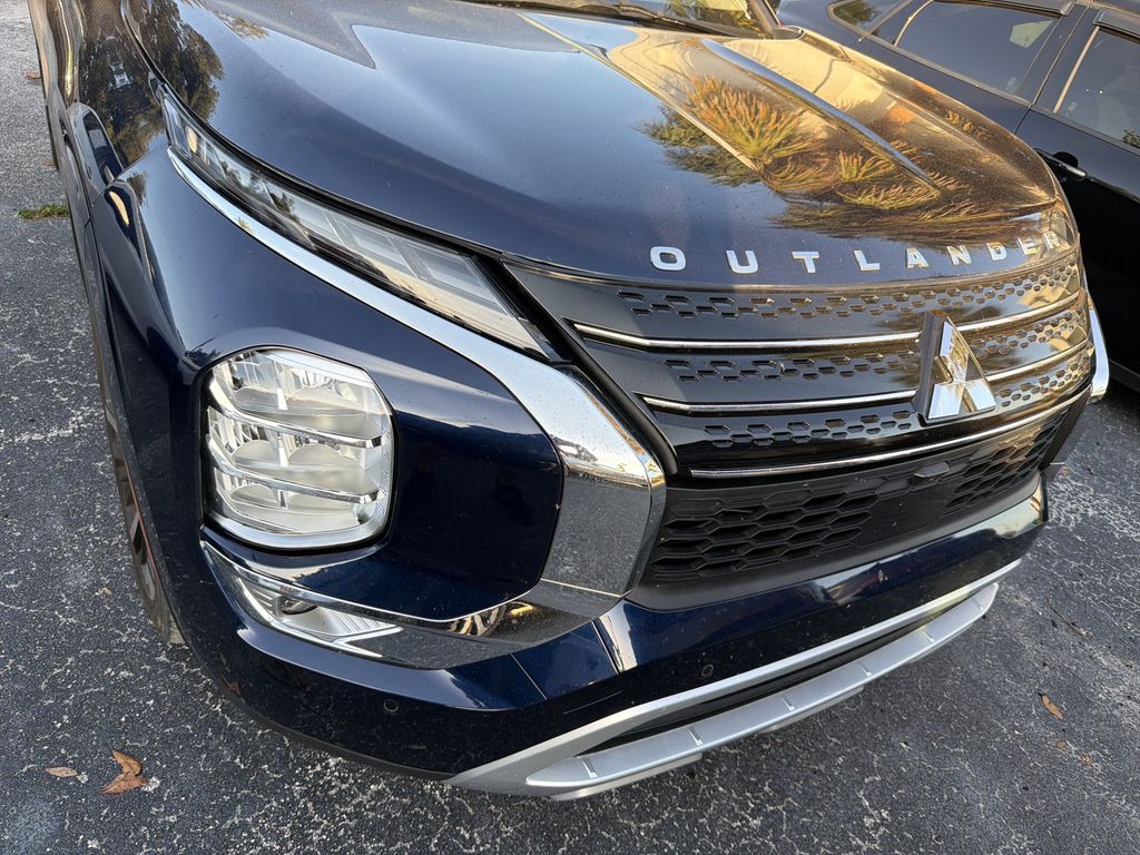 used 2024 Mitsubishi Outlander car, priced at $22,992