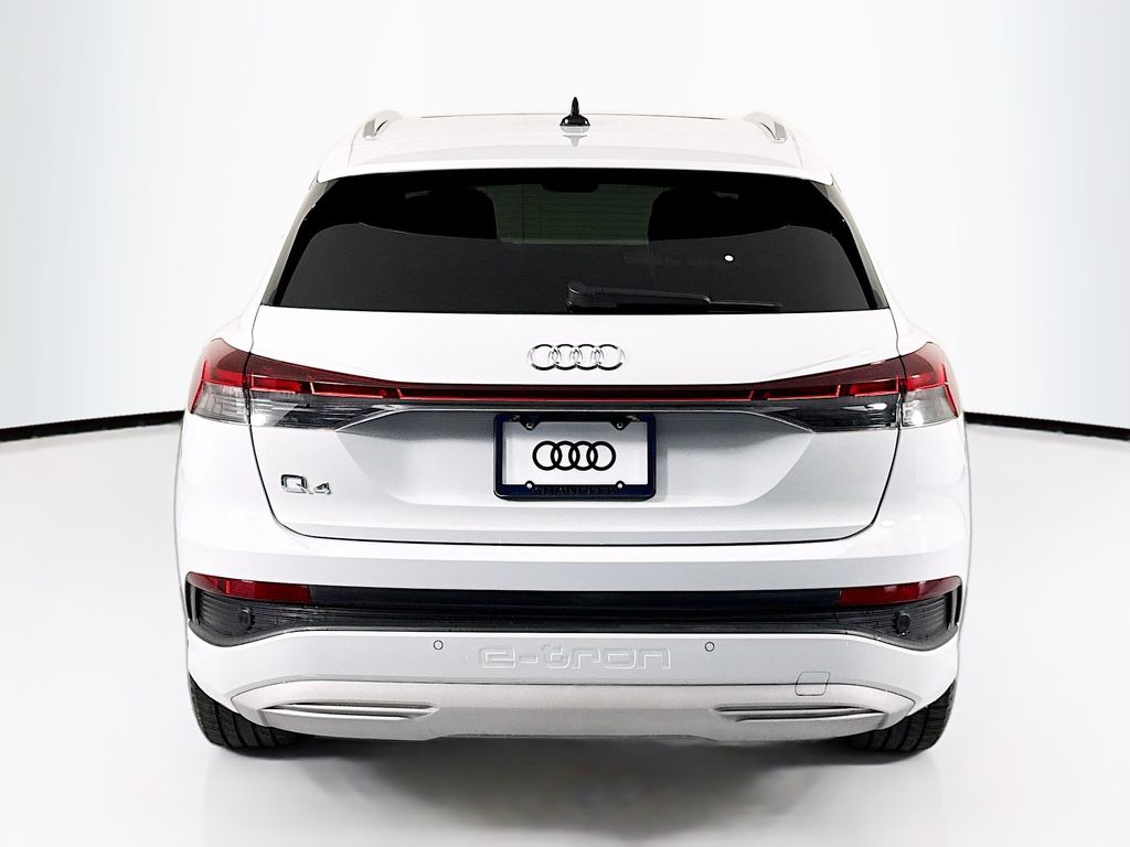 Thumbnail: 2023 Audi Q4 e-tron - 6
