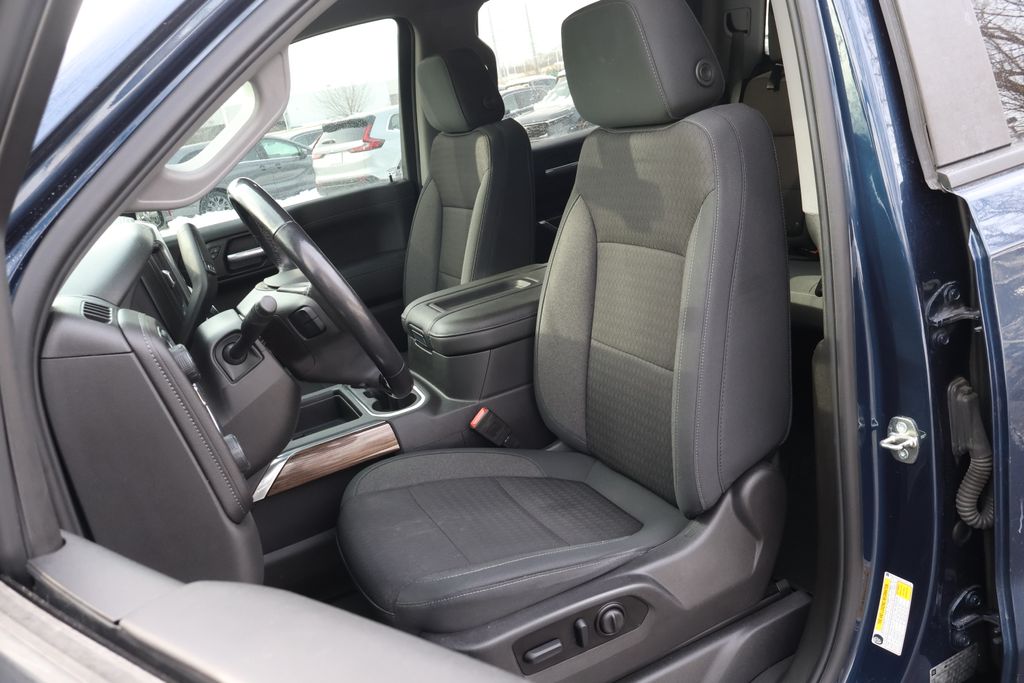 Thumbnail: 2020 Chevrolet Silverado 1500 - 31