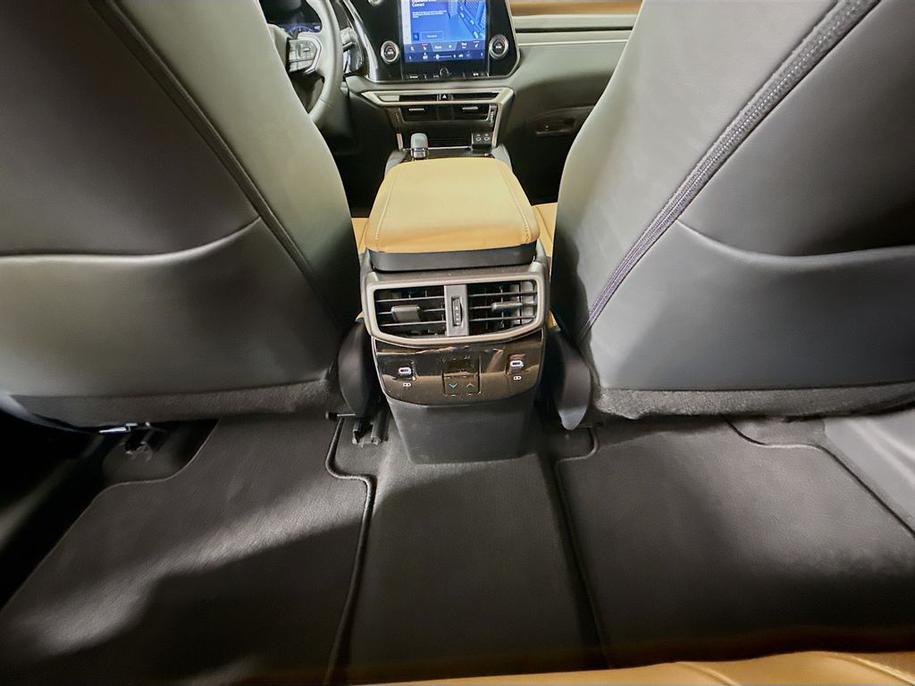 Thumbnail: 2025 Lexus RX - 25