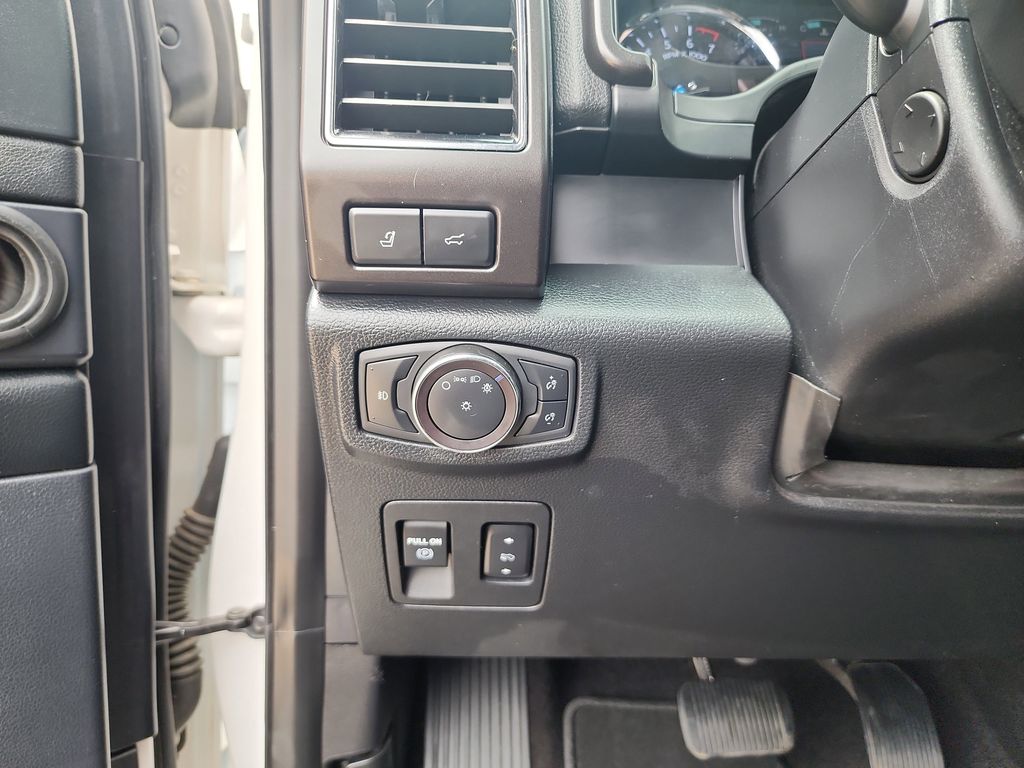 2019 Ford Expedition Max Limited photo