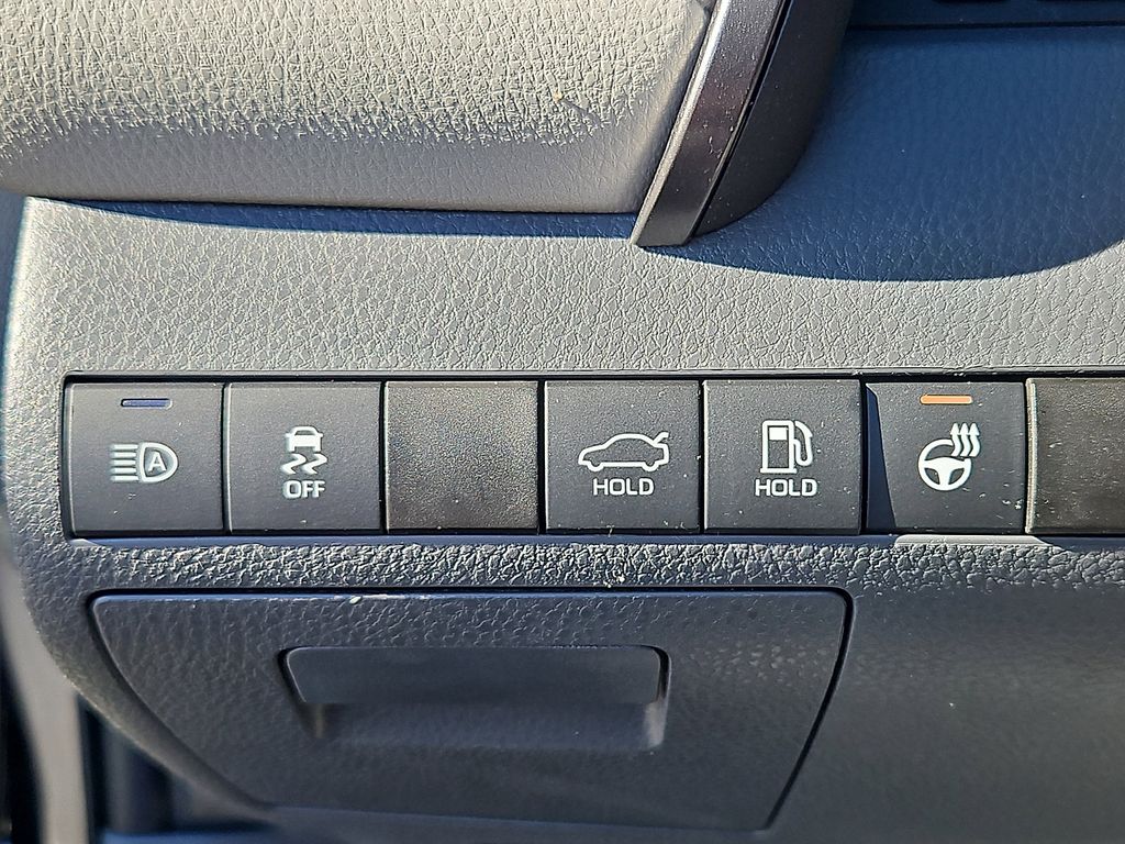 Thumbnail: 2021 Toyota Camry - 23