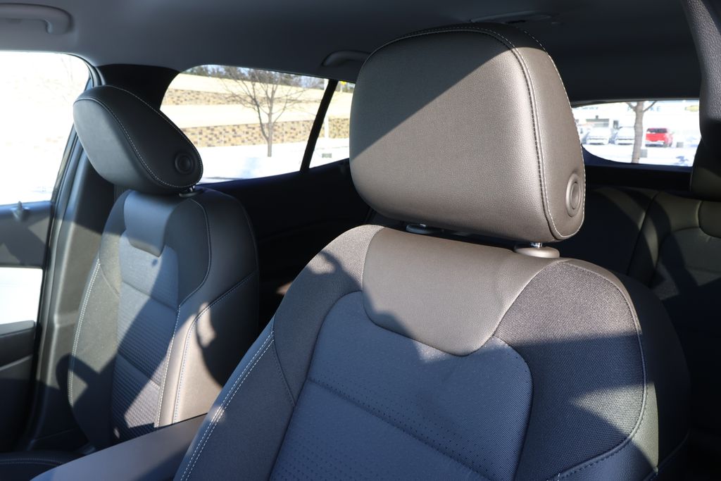 Thumbnail: 2026 Chevrolet Trax - 15