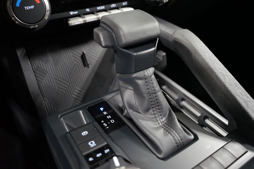 2025 Toyota Tacoma SR5 23