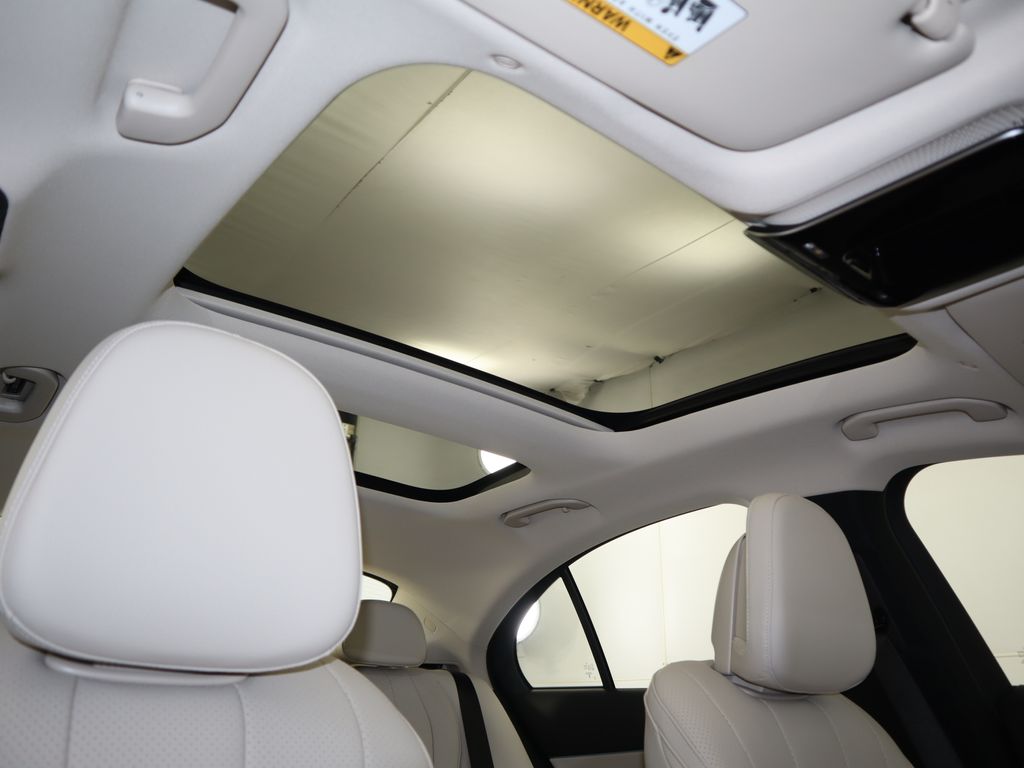 Thumbnail: 2025 Mercedes-Benz E-Class - 19